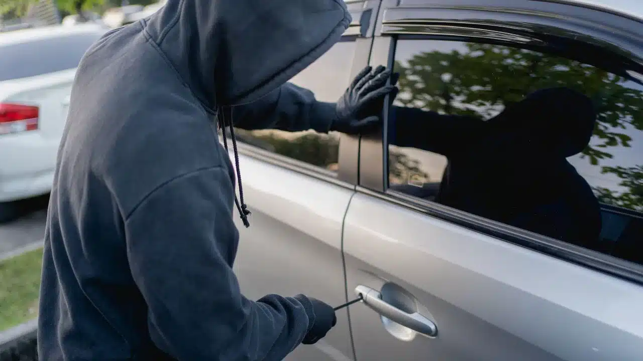 Cette marque de voiture que les Français adorent est aussi la plus volée en France