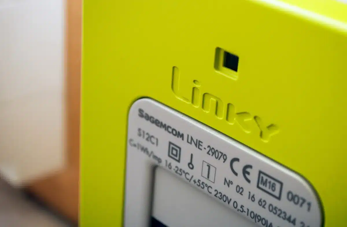 compteur linky c'est confirmé, 2.1 millions de français devront payer 40 euros par an à partir de cette date