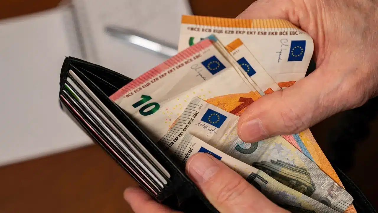 paiement en liquide interdit voici les nouveaux plafonds bientôt en vigueur dans toute l’europe