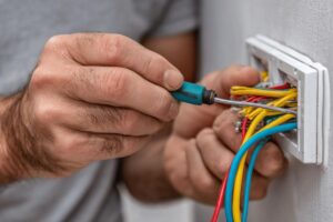 Comment brancher un interrupteur va et vient ?