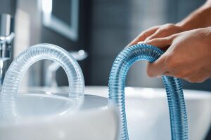 Évacuation de WC rigide ou souple : Comment choisir ?